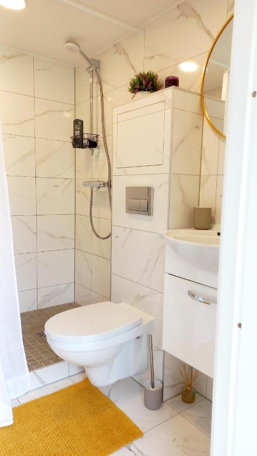 Tiny House, Kesk Loft Apartment ตาร์ตู ภายนอก รูปภาพ